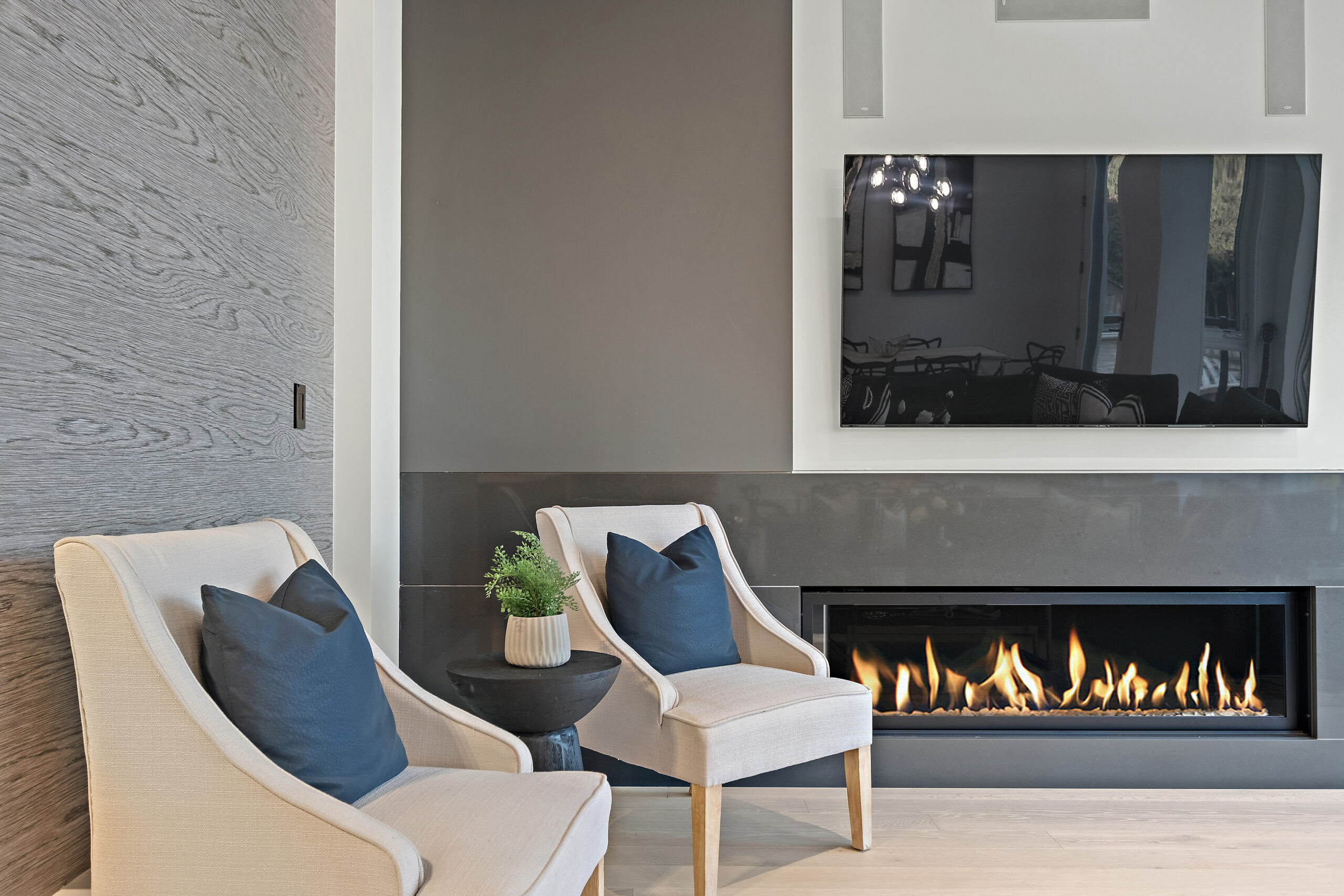 FIREPLACE IN LIVING ROOM